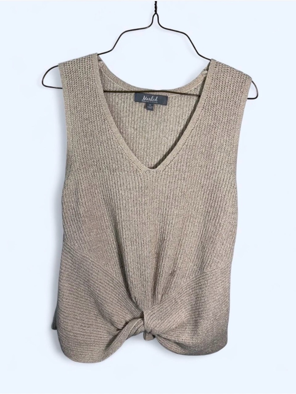 Sleeveless V-Neck Knit Tank Top Cream Women’s Medium Fall Soft Trendy Warm Light